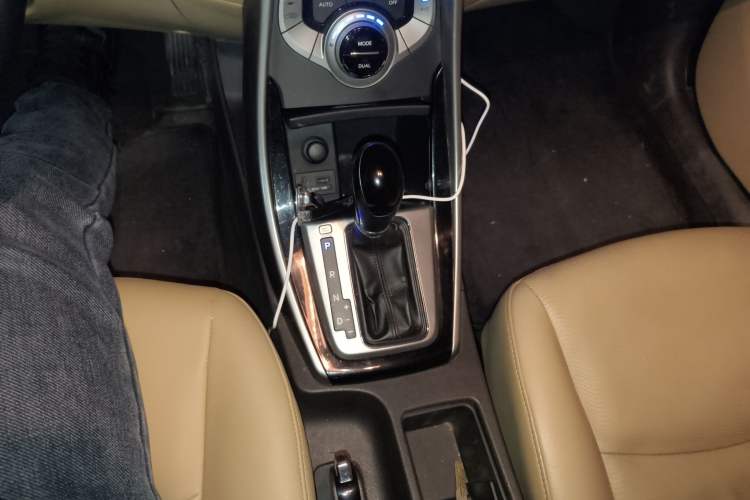 Used Hyundai Elantra (5th Generation / Langdong) 2012 1.6L Automatic Leading Model
