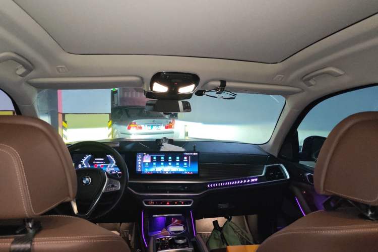 Used BMW X7 2023 xDrive40i Luxury Package with Leading Features
