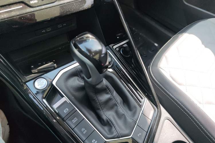 Used Volkswagen Tayron 2024 300TSI Two-Wheel-Drive Luxury Plus Advanced Version