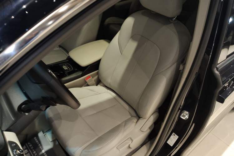 Used Buick GL8 2023 ES Lu Zun Comfort Model
