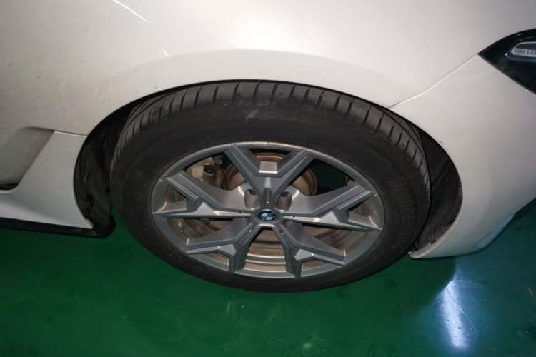 Used BMW i3 2022 eDrive 35 L Right Front Wheel Hub