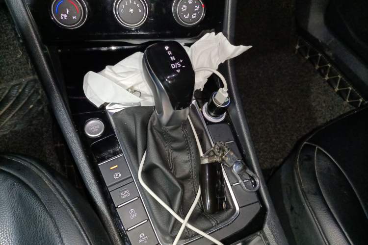 Used Volkswagen Sagitar 2019 280TSI DSG Comfort Version China VI Standard Gear Lever