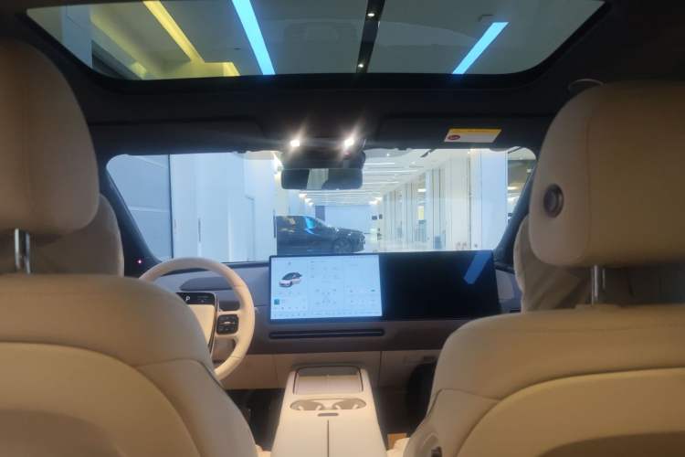 Used Li Auto i6 2025 Model Two-Wheel-Drive Standard Type Headliner