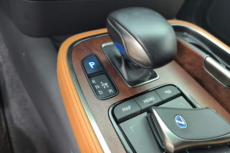 Used Lexus LS 2021 500h Excellence Edition Gear Lever