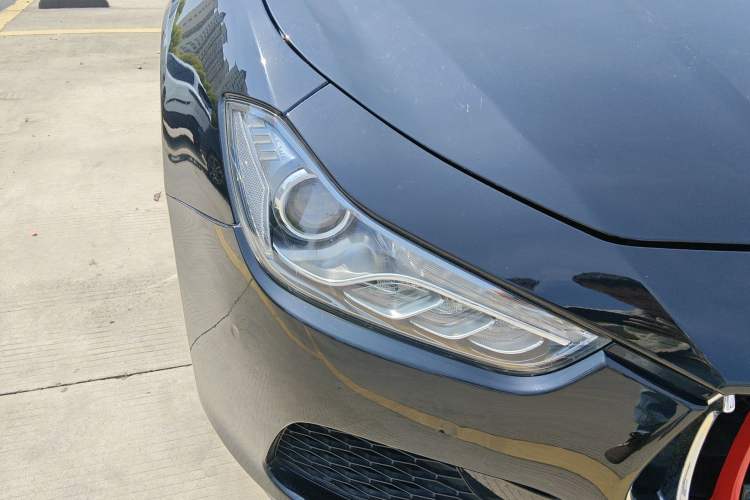 Used Maserati Ghibli 2014 3.0T Standard Edition Right Front Headlight