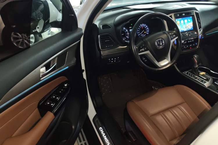 Used Changan CS95 2017 2.0T Two-Wheel Drive Zhitu Edition