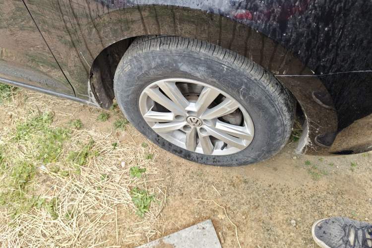 Used Volkswagen Santana 2015 1.6L Manual Fashion Edition