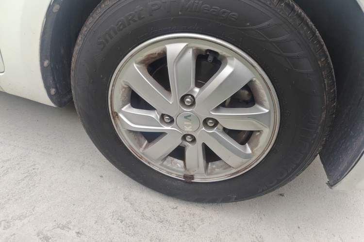 Used Kia K2 2015 Sedan 1.4L MT GLS
