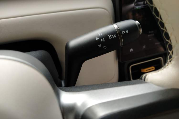 Used iCAR V23 2025 401 Two-Wheel Drive Intelligent Driving Version