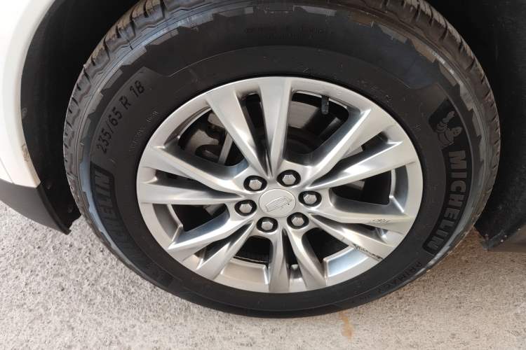 Used Cadillac XT5 2020 28T Luxury Version Exterior 4