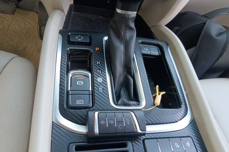 Used GAC Trumpchi GS8 2017 320T Two-Wheel Drive Luxury Smart Connectivity Version (7 Seats)