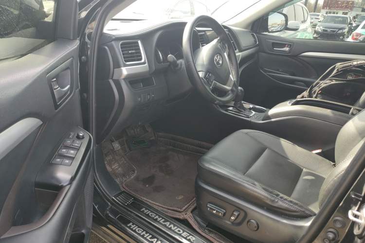 Used Toyota Highlander 2018 2.0T Four-Wheel Drive Luxury Version 7 Seats China VI Standard