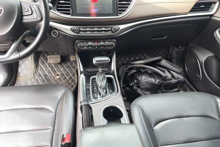 Used GAC Trumpchi GA4 2018 150N Automatic Luxury Edition Gear Lever