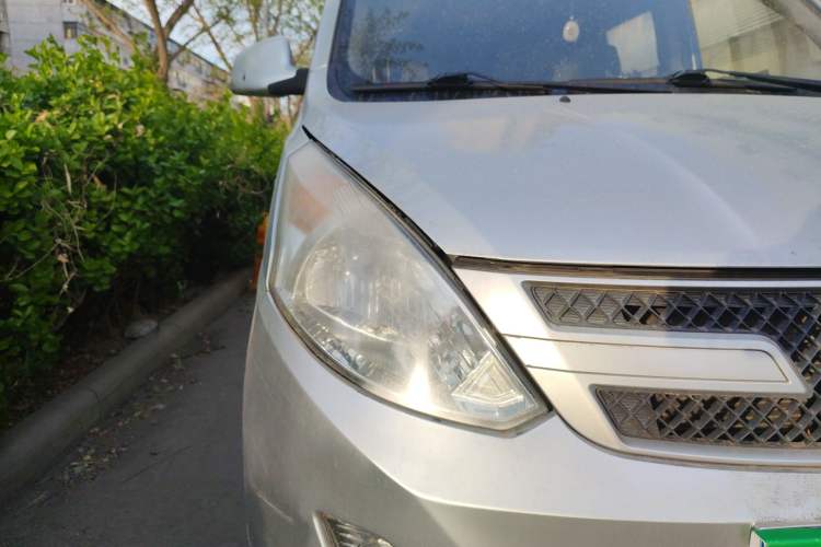 Used Wuling Rongguang V 2016 1.5L Practical Version Right Front Headlight