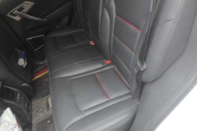 Used Geely Auto Emgrand X7 Sport 2020 1.8TD DCT Two-Wheel Drive Smart Connect 4G-Enabled Version Left Rear Seat