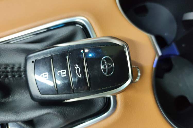 Used Toyota Venza 2022 2.0L CVT Four-Wheel Drive Supreme Edition Vehicle Key