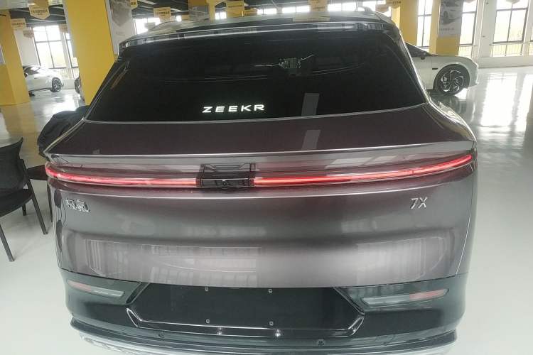 Used Zeekr 7X 2025 75 kWh Rear-Wheel Drive Intelligent Driving Version

