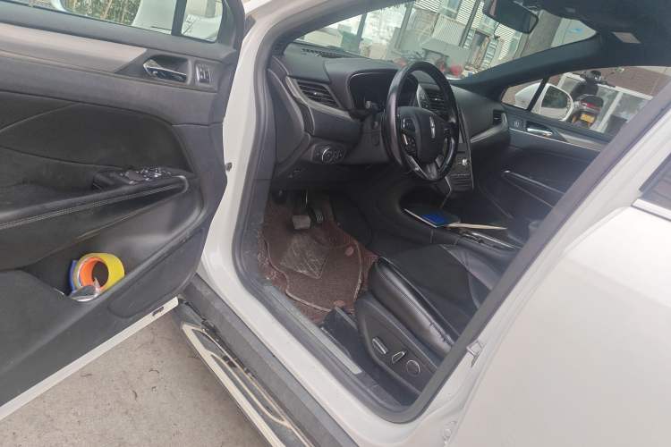 Used Lincoln MKC 2017 2.0T Two-Wheel Drive Deluxe Edition
