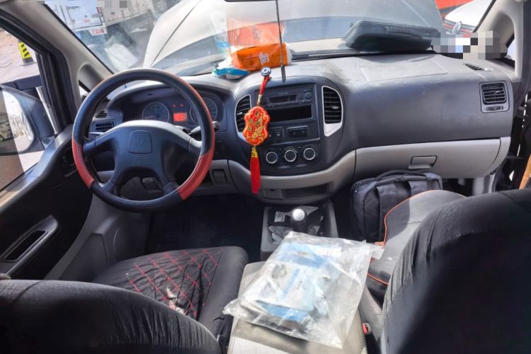 Used FORTHING Lingzhi 2016 V3 1.5L 7-Seater Standard Model China V Emission Standard Gear Lever