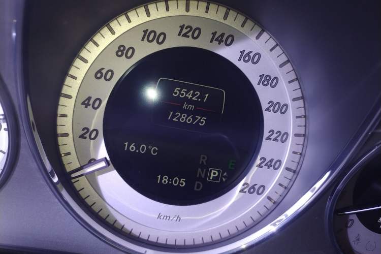 Used Mercedes-Benz GLK-Class 2013 GLK 300 4MATIC Dynamic Sunroof Model