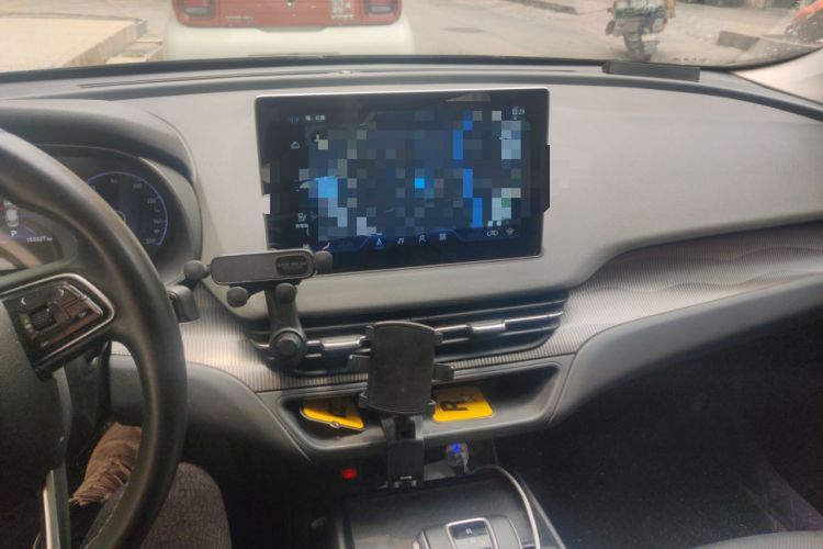 Used Hongqi E-QM5 2022 431 km Charge & Enjoy Edition