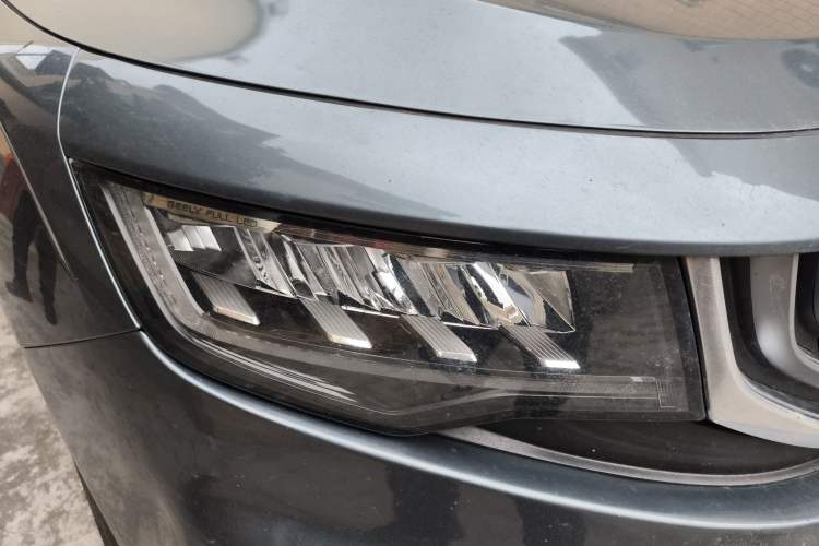 Used Geely Auto Haoyue 2020 1.8TD DCT Luxury 7-Seater Right Front Headlight