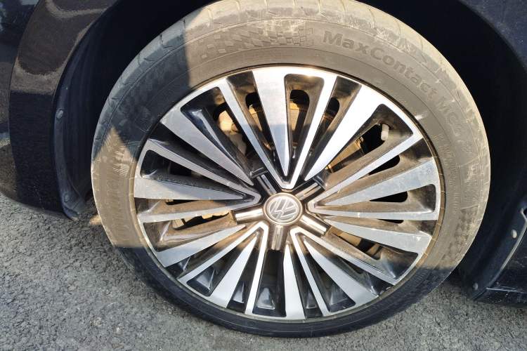 Used Volkswagen Passat 2019 330TSI Luxury Edition China VI Standard
