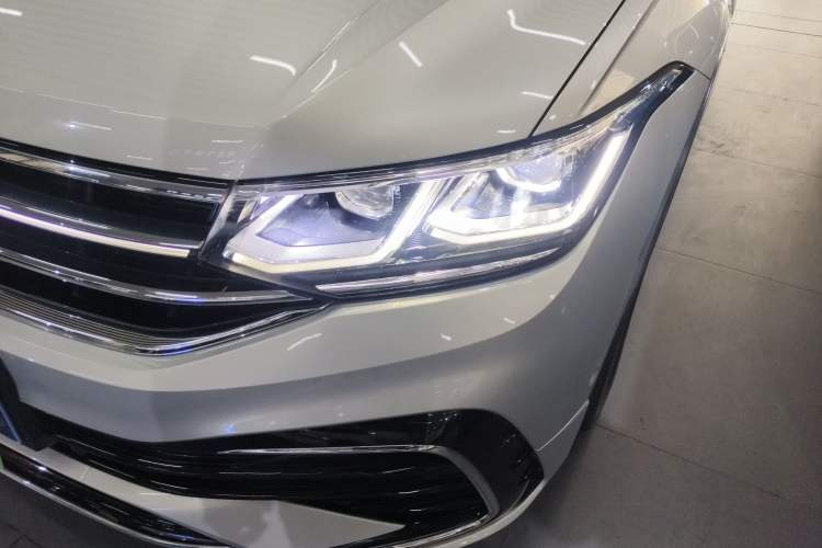 Used Volkswagen Tiguan L 2023 330TSI Automatic Two-Wheel Drive R-Line Flagship Edition