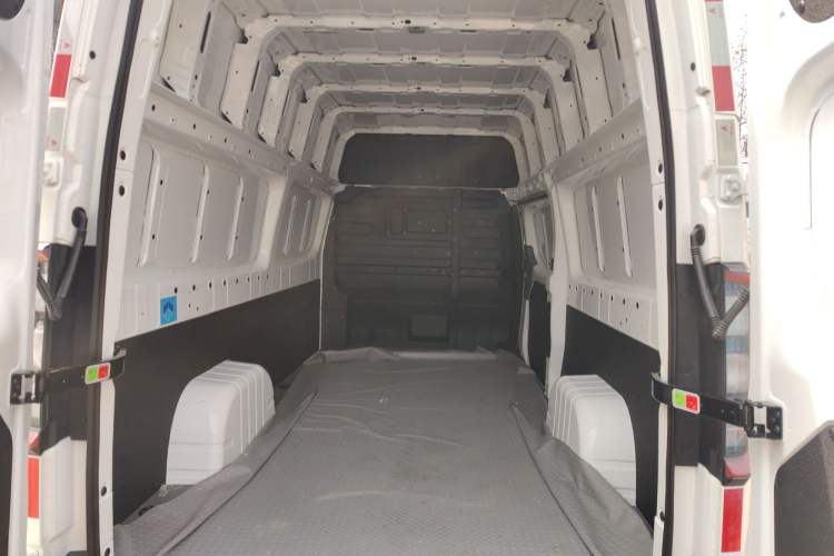 Used Farizon Super VAN 2025 Model Wealth Creation Version—Long Wheelbase High Roof 106kWh
