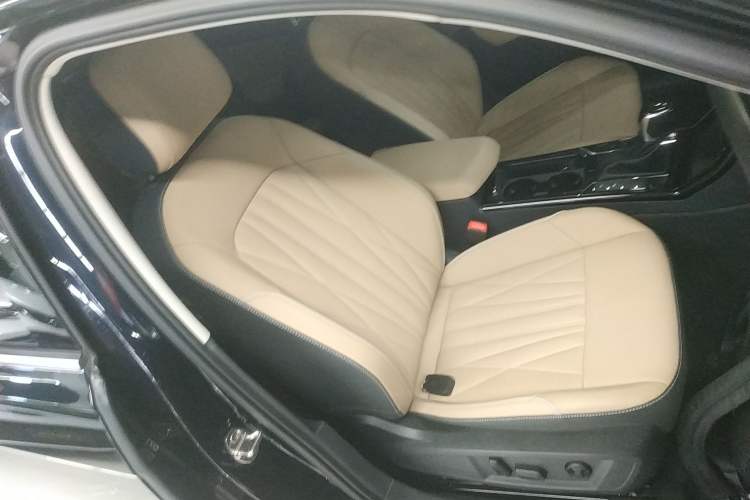 Used Volkswagen Passat 2022 330TSI Starry Luxury Edition
