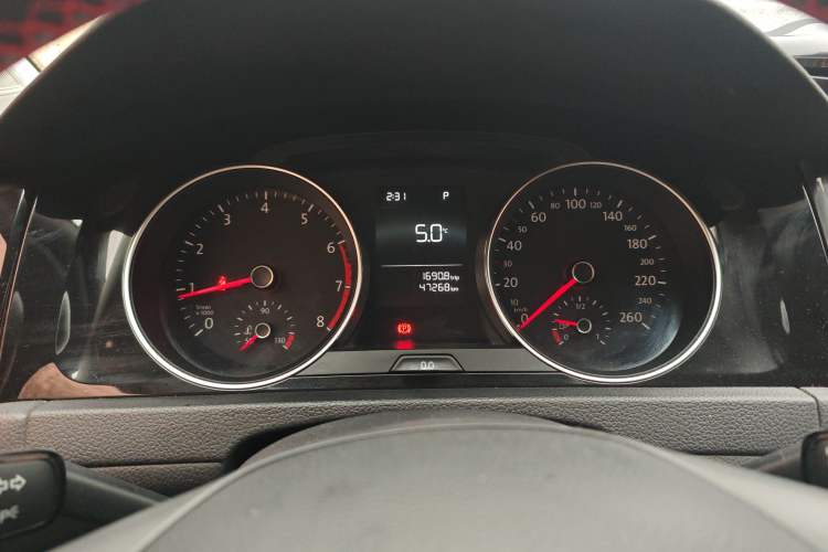 Used Volkswagen Golf 2018 1.6L Automatic Fashion Model