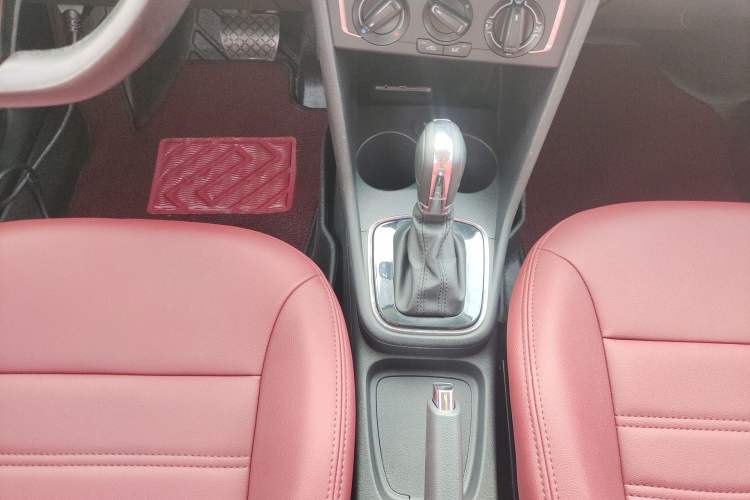 Used Volkswagen Polo 2018 1.5L Automatic Enjoyment Model Gear Lever