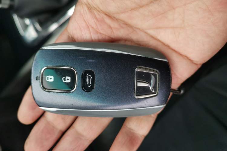 Used Luxgen U6 SUV 2017 1.8T Fashion-Upgraded Model Vehicle Key