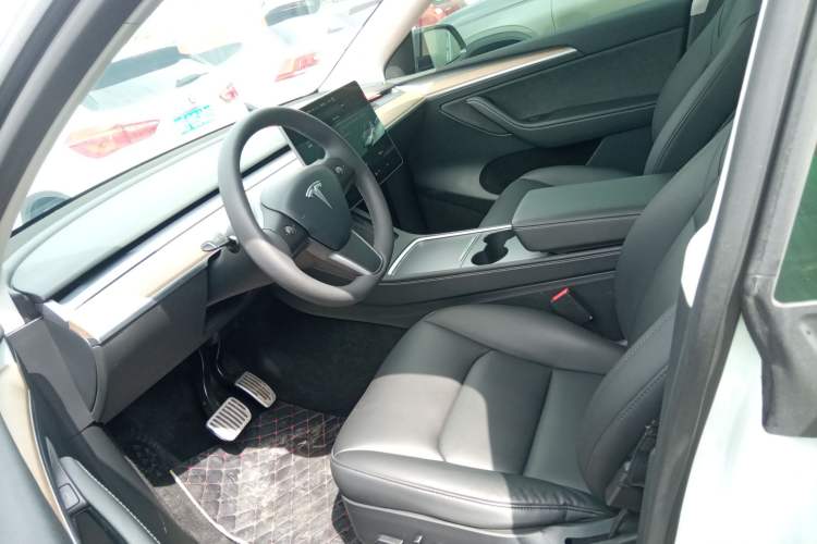 Used Tesla Model Y 2021 Long-Range All-Wheel-Drive Version 3D7
