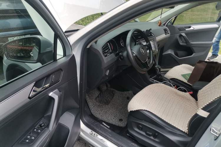 Used Volkswagen Tiguan L 2017 330TSI Automatic Two-Wheel Drive Comfort Edition Driver Seat