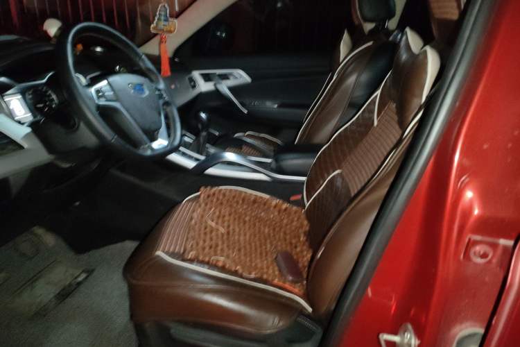 Used Geely Auto Emgrand X7 Sport 2016 2.0L Manual ZhiShang Version
