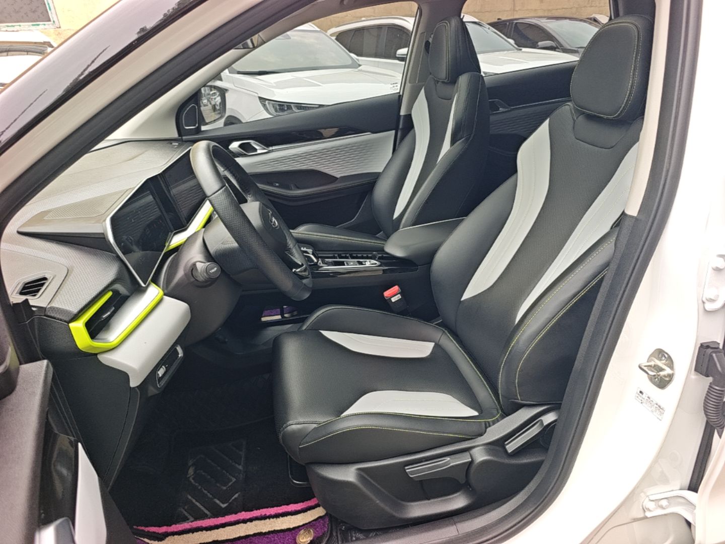 Geely Auto Coolray 2022 Bin Yue COOL 1.5TD DCT Hot Engine Edition — снимка 17