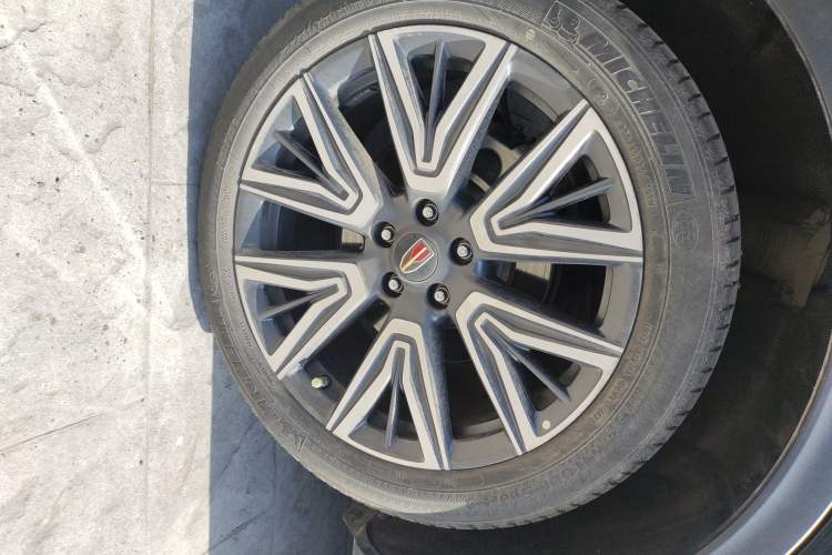 Used Hongqi HS5 2022 Facelifted Version 2.0T Smart Connect Flagship All-Wheel-Drive Edition
