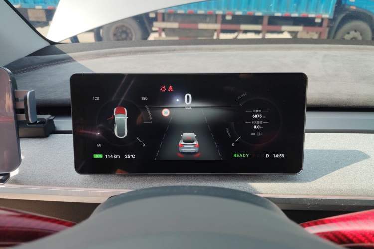 Used Tesla Model Y 2023 High-Performance All-Wheel-Drive Version
