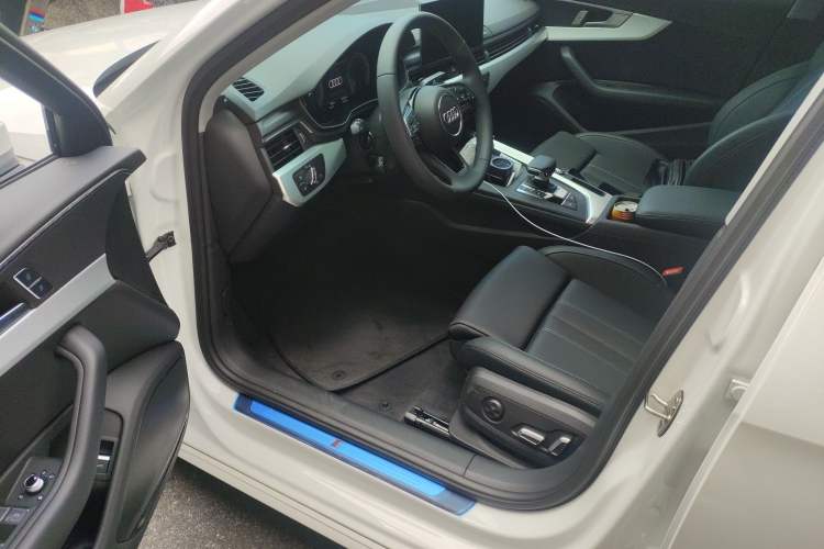 Used Audi A4L 2025 2 Million Units Enjoyment Version 40 TFSI Stylish and Dynamic Type