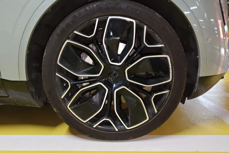 Used Avatr 11 2022 Long-Range Dual-Motor Luxury Edition 4 Seats
