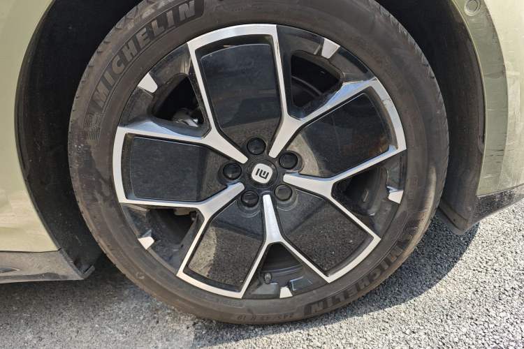 Used Xiaomi Auto SU7 2024 Rear-Drive Long-Range Intelligent Driving Version
