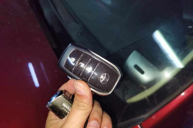 Used Toyota Reiz 2013 2.5V Supreme Edition Vehicle Key