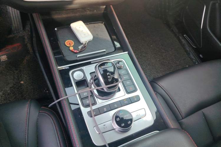 Used BYD Tang New Energy 2018 DM 2.0T All-Wheel Drive Smart Connect Advanced Model 7 Seats China V Emission Standard
