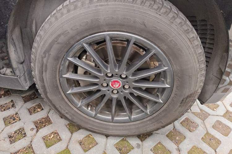 Used Jaguar F-PACE 2018 2.0T Two-Wheel Drive Urban Deluxe Edition
