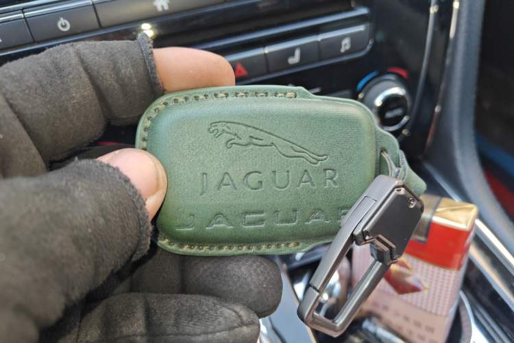 Used Jaguar XJ 2016 XJL 2.0T Two-Wheel-Drive Elegant Business Edition
