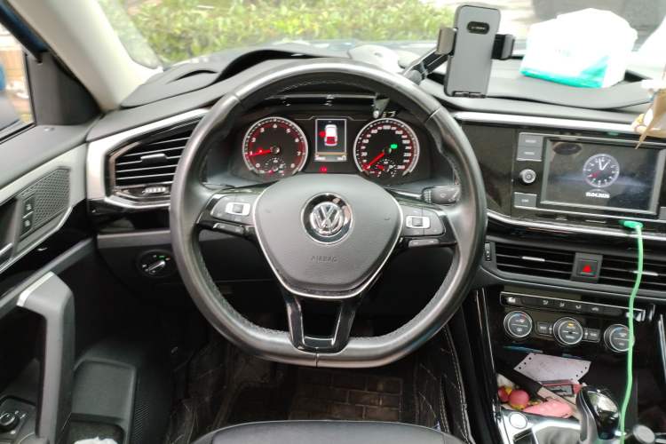 Used Volkswagen Tayron 2019 330TSI Two-Wheel Drive Luxury Model China VI Standard Steering Wheel