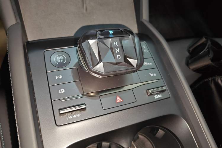 Used BYD Qin L 2025 DM-i Smart Drive 120KM Superior Model
