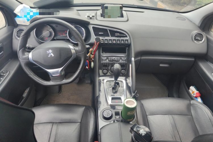 Used Peugeot 3008 2013 1.6THP Automatic Prestige Edition Center Console