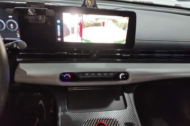 Used GAC Trumpchi EMPOW 2021 270T DCT J16 Version Audio And AC Panel